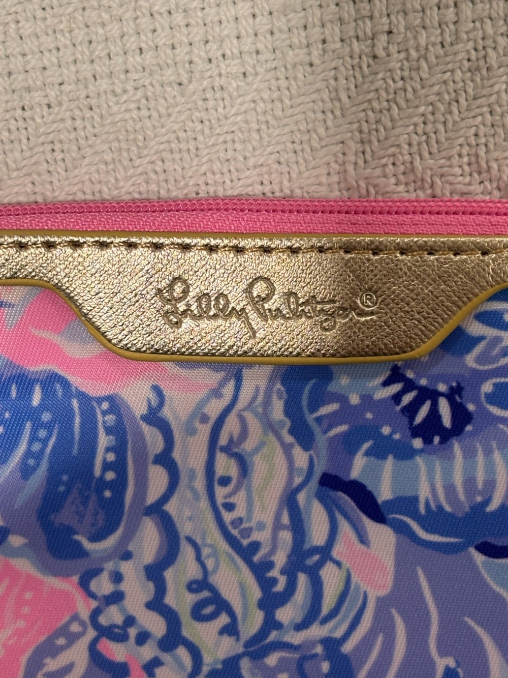 💛Lilly Pulitzer Floral Key Card Pouch in Pink, Blue & Purple with Gold Trim - Picture 5 of 8